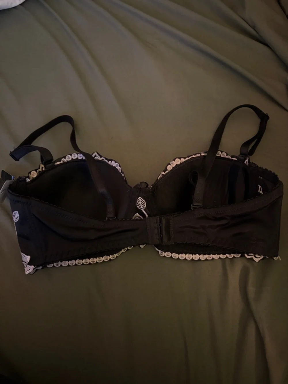 Rene Rofe Black Lace Floral Embroidered Lightly Lined Convertible Bra - Picture 2 of 4